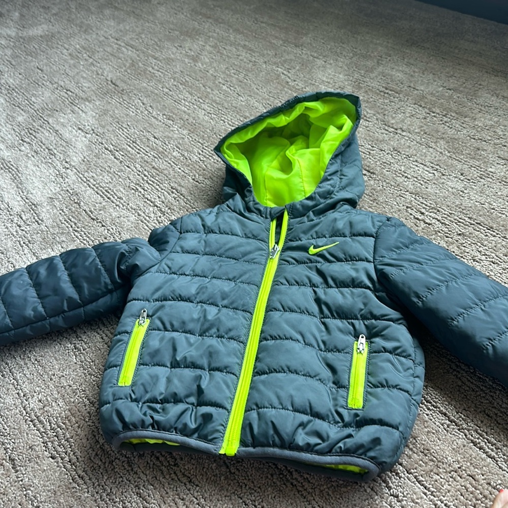 Nike size 18 months jacket. Great condition!
